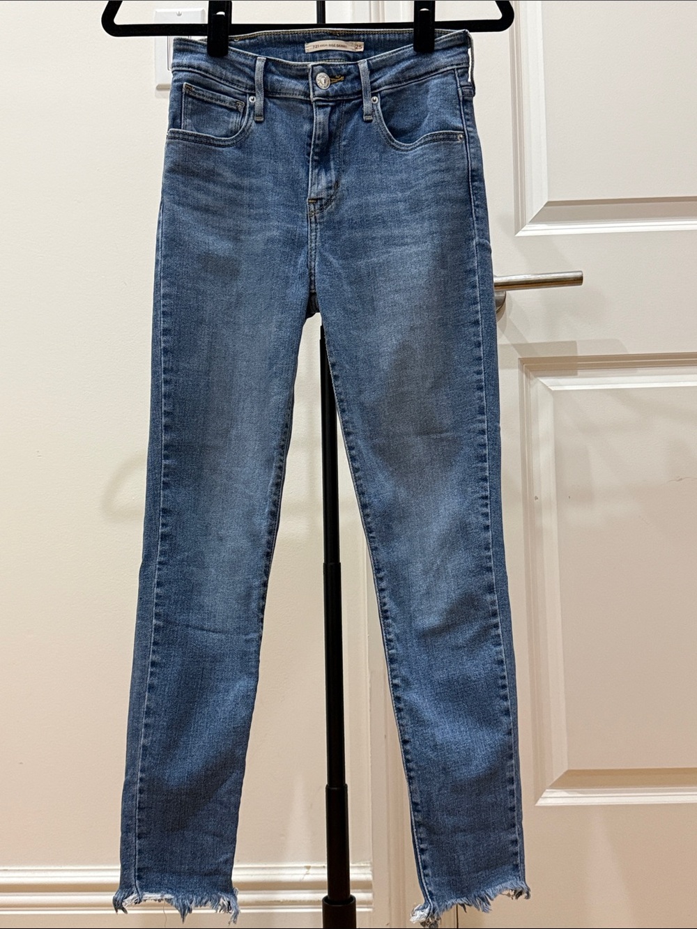 Levi’s 721 High-Rise Skinny Womens Jeans